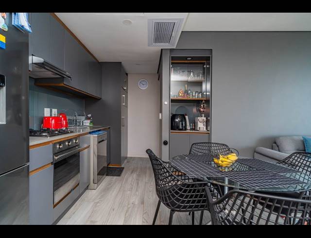 2 BEDROOM APARTMENT FOR SALE IN UMHLANGA RIDGE